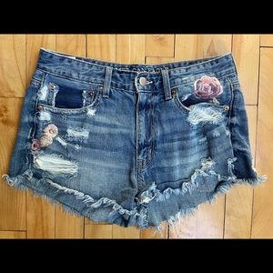 American Eagle flower embroidered denim shorts. Size 6